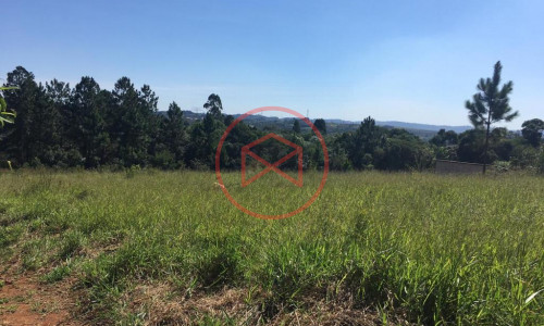 Terreno em Ibiúna antes do Centro!!