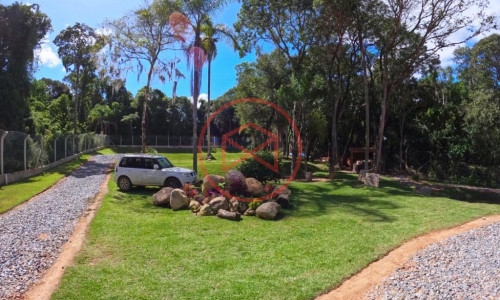 Chácara em Condomínio Fechado!!