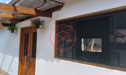 Chácara em Condomínio Fechado!!