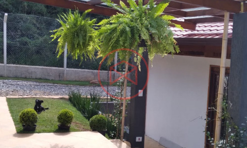 Chácara em Condomínio Fechado!!