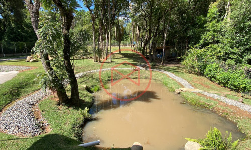 Chácara em Condomínio Fechado!!