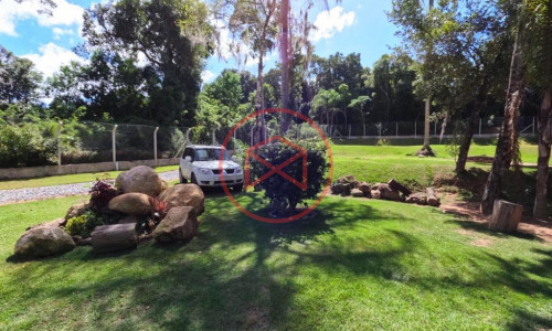 Chácara em Condomínio Fechado!!