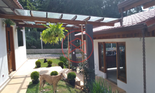 Chácara em Condomínio Fechado!!