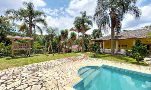 Sítio com 30 mil mts² em Ibiuna!!!