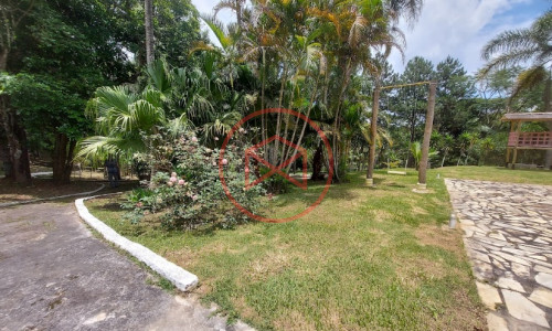 Sítio com 30 mil mts² em Ibiuna!!!