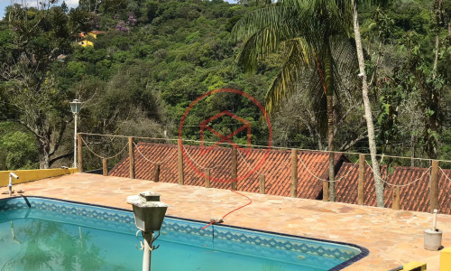 Chácara antes do centro de Ibiúna!!