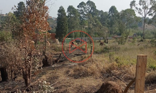 Terreno antes do centro de Ibiúna!