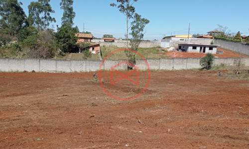 Terreno antes do centro de Ibiúna!