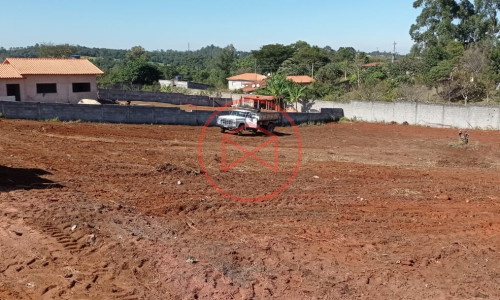 Terreno antes do centro de Ibiúna!