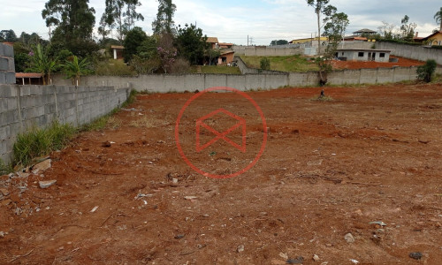 Terreno em Ibiúna, antes do centro!!