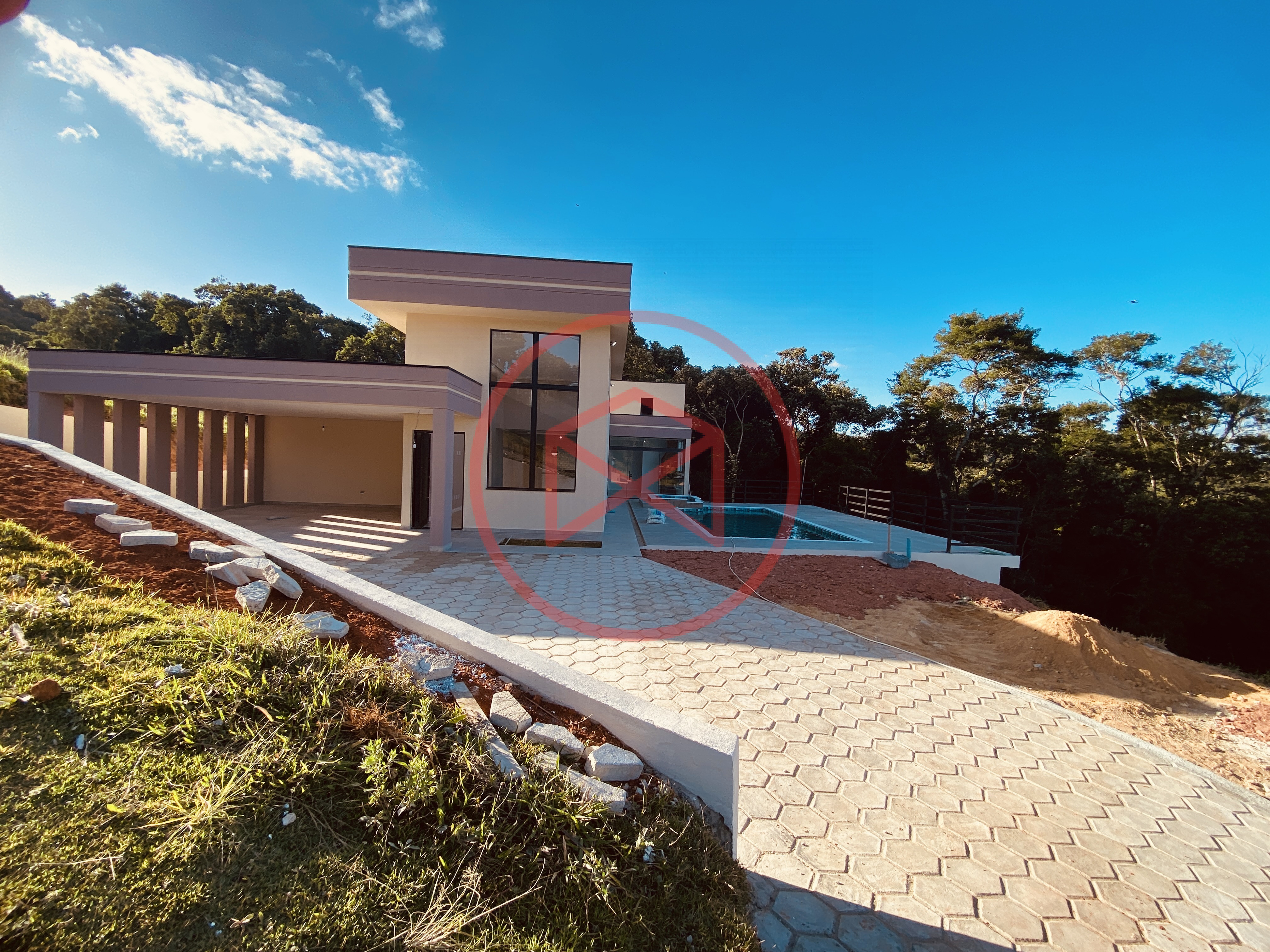 Chácara em Condomínio Fechado em Ibiúna!!