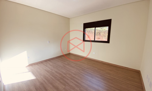 Chácara em Condomínio Fechado em Ibiúna!!