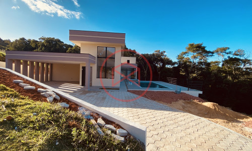 Chácara em Condomínio Fechado em Ibiúna!!