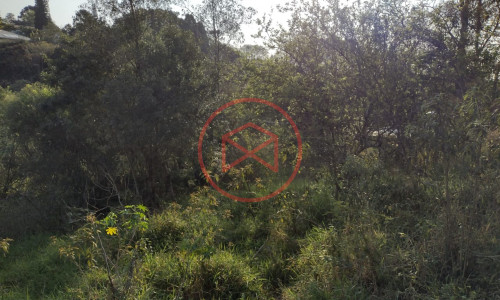 Terreno em condomínio, antes do centro de Ibiúna!!