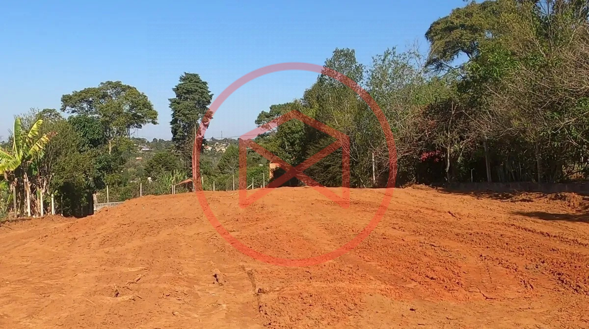 Terreno em condomínio, antes do centro de Ibiuna!!