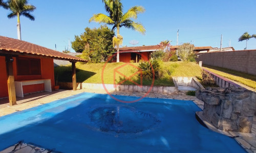 Chácara em Condomínio Fechado em Ibiúna!!