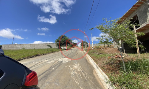 Terreno em Loteamento Fechado no centro de Ibiúna!