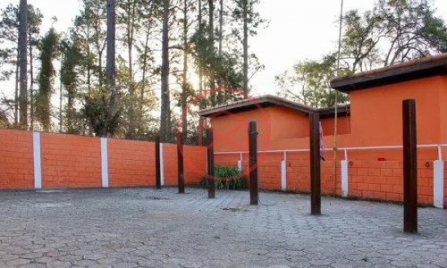 Haras Completo em Ibiúna na beira do asfalto!