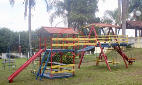 Haras Completo em Ibiúna na beira do asfalto!