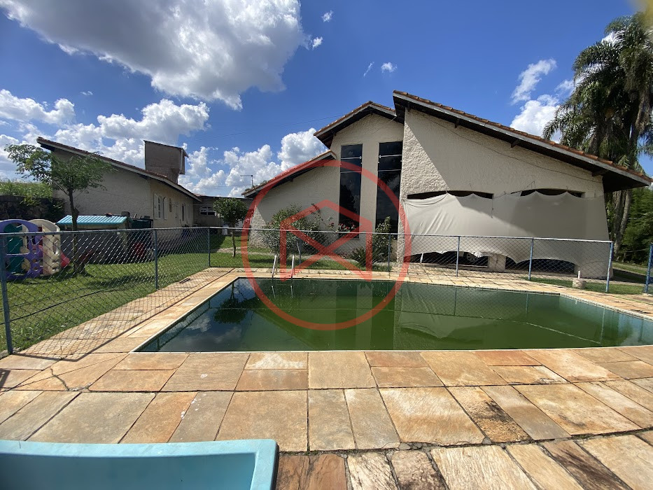 Chácara em Condomínio Fechado no centro de Ibiúna!!