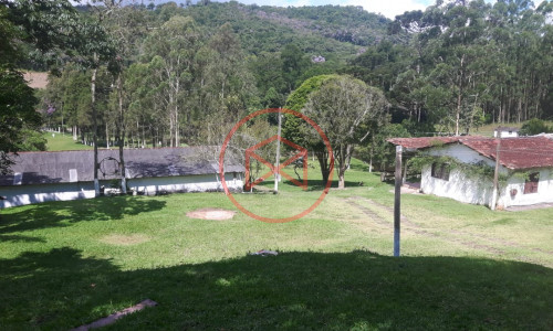 Sítio com 7 alqueires antes do Centro de Ibiuna!!