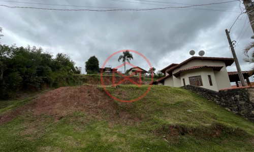 Lote em Condomínio Fechado Antes do Centro!!