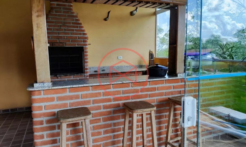 Chácara com 3.000 mts antes do centro de Ibiúna!