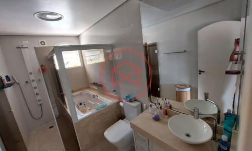 Chácara com 5.000 mts antes do Centro de Ibiúna