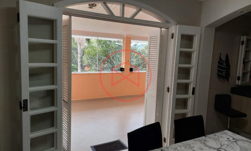 Chácara com 5.000 mts antes do Centro de Ibiúna