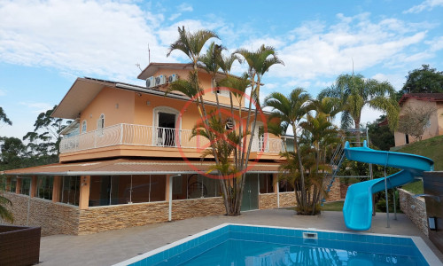 Chácara com 5.000 mts antes do Centro de Ibiúna