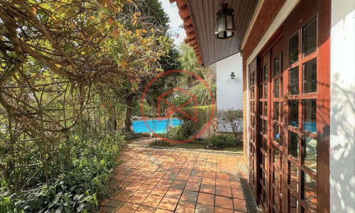 Chácara em Condomínio Antes do Centro de Ibiúna!!