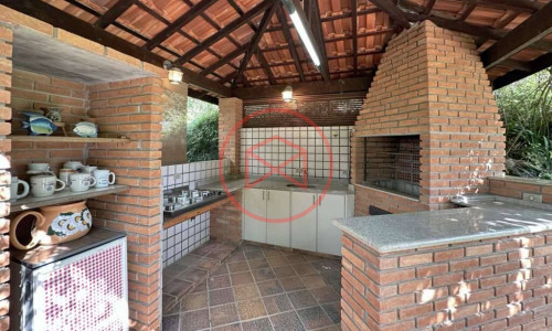 Chácara em Condomínio Antes do Centro de Ibiúna!!