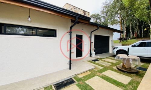 Chácara em Condomínio Fechado em Ibiúna!!