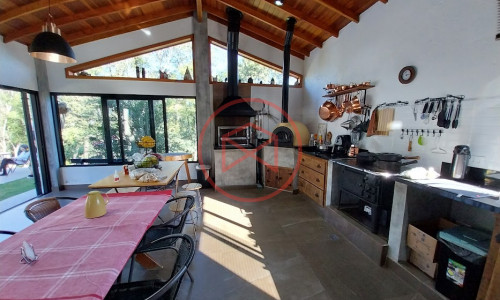 Chácara em Condomínio Fechado em Ibiúna!!