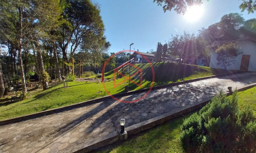 Chácara em Condomínio Fechado em Ibiúna!!