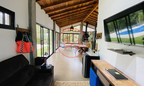 Chácara em Condomínio Fechado em Ibiúna!!