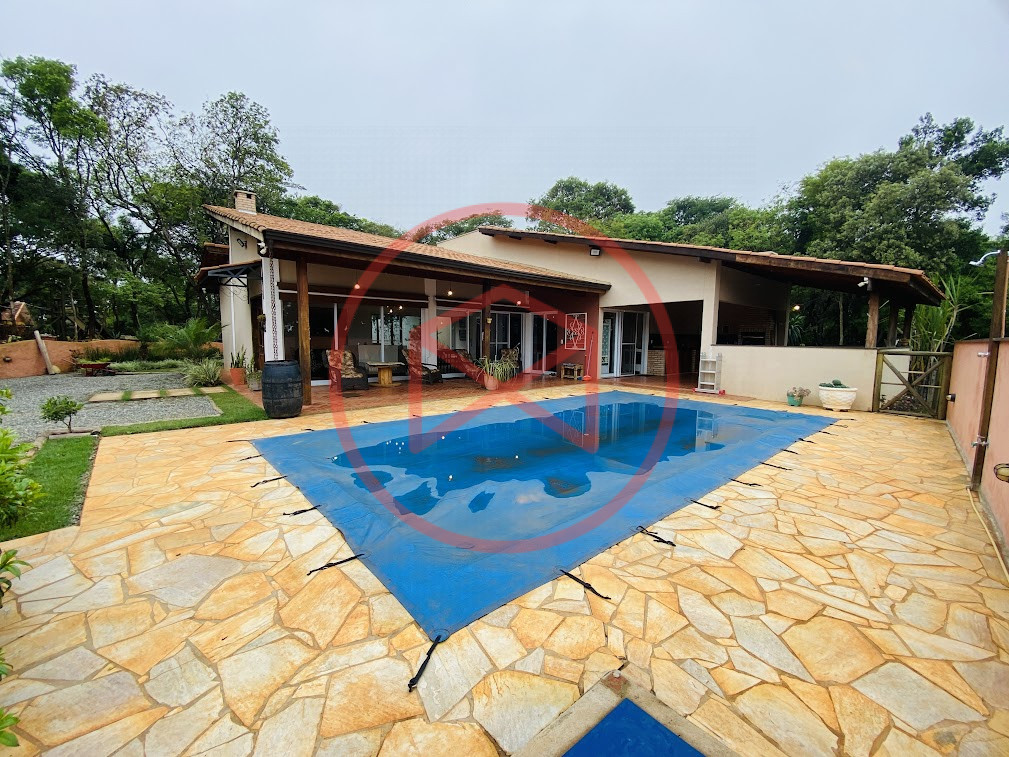 Chácara em Condomínio Fechado em Ibiúna!!