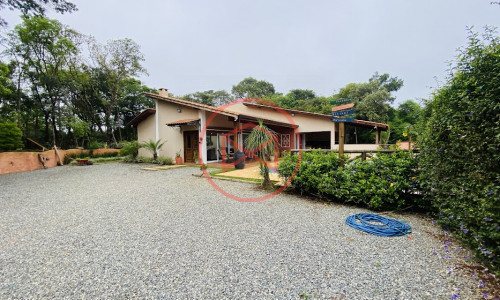 Chácara em Condomínio Fechado em Ibiúna!!