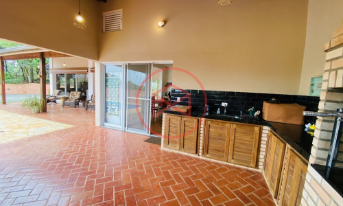 Chácara em Condomínio Fechado em Ibiúna!!