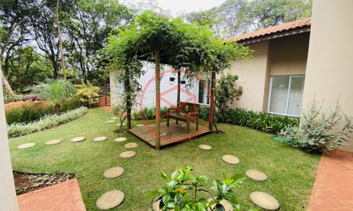 Chácara em Condomínio Fechado em Ibiúna!!