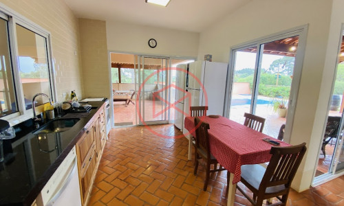 Chácara em Condomínio Fechado em Ibiúna!!