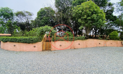 Chácara em Condomínio Fechado em Ibiúna!!