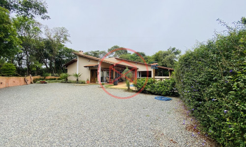 Chácara em Condomínio Fechado em Ibiúna!!