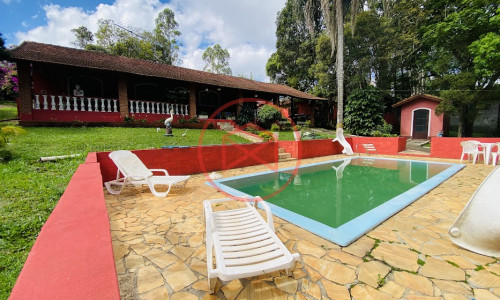 Chácara Antes do Centro de Ibiúna!!