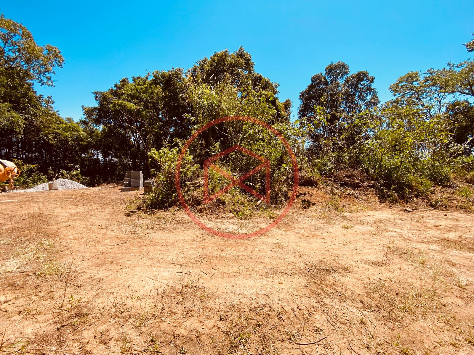 Lote em condomínio fechado!!