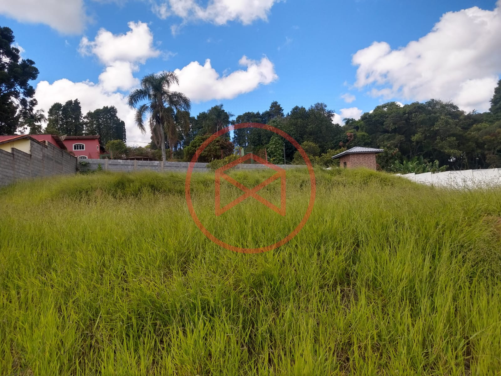 Lote em Condomínio Fechado Antes do Centro de Ibiúna!