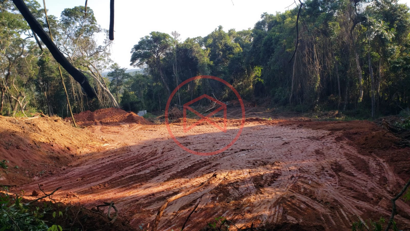 Lote em Condomínio Fechado em Ibiúna!!