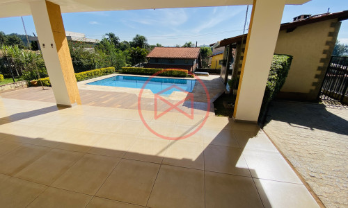 Casa em Condomínio de Alto Padrão!