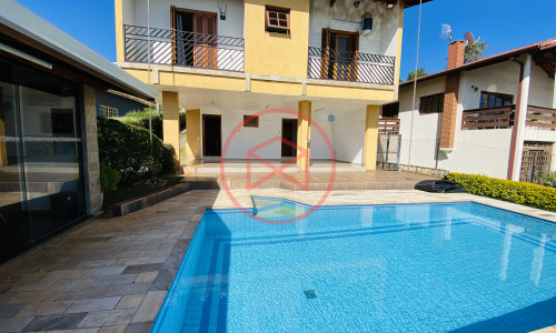 Casa em Condomínio de Alto Padrão!