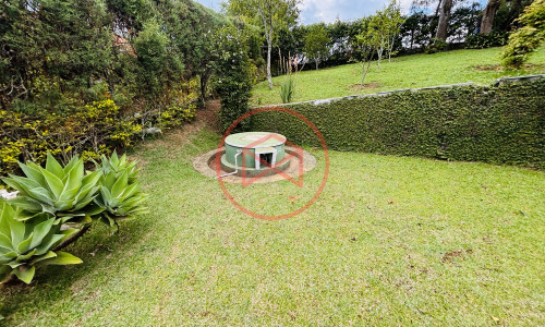 Chácara em condomínio Fechado Próximo ao centro de Ibiúna